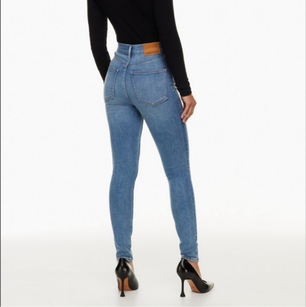 Aritzia Denim Forum Lola high rise skinny jeans,medium-light wash,27/30‎L